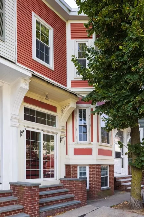 135 H St, Boston, MA 02127