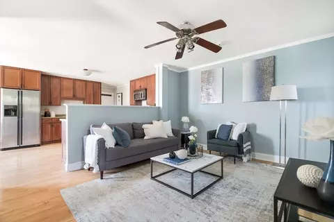 184 Ocean Ave W #3R, Salem, MA 01970