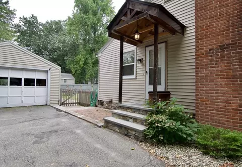 37 Greaney St, Springfield, MA 01104 photo 4