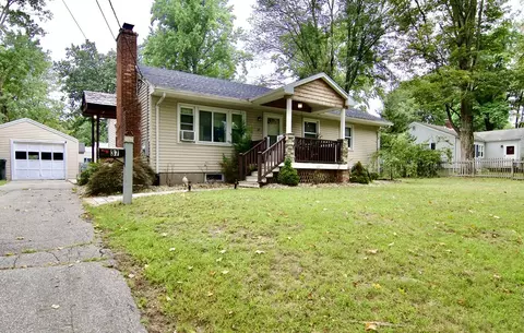 37 Greaney St, Springfield, MA 01104 photo 2