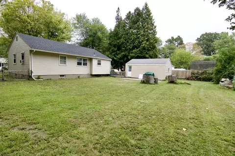 37 Greaney St, Springfield, MA 01104 photo 5