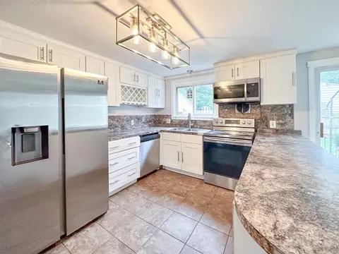 151 Packard Ave, Springfield, MA 01118 photo 4