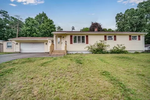 151 Packard Ave, Springfield, MA 01118