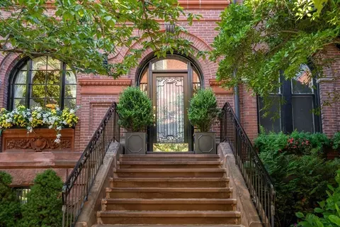 29 Brimmer St #1, Boston, MA 02108