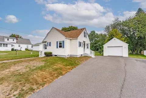 15 Grandview St, Chicopee, MA 01013