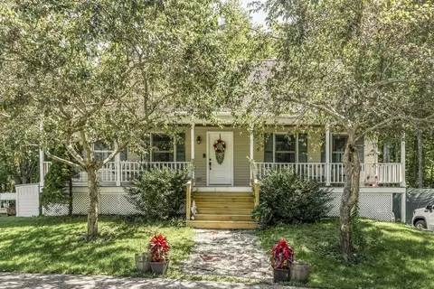 24 Ccc Rd, Salisbury, MA 01952