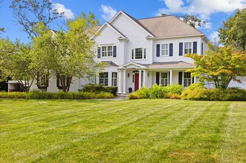 64 Woodworth Ln, Scituate, MA 02066