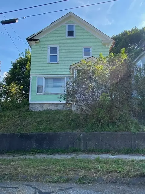 2 Valley St, Adams, MA 01220