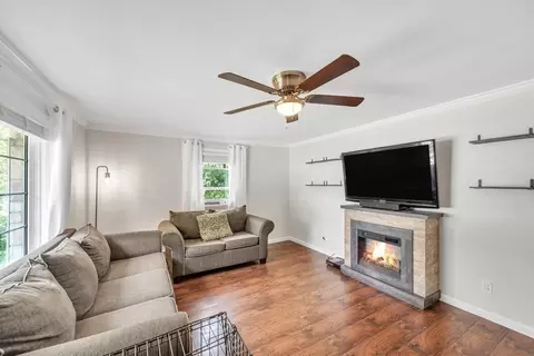 989 Worcester St, Springfield, MA 01151 photo 17