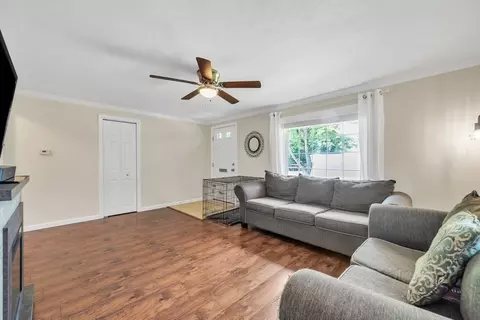 989 Worcester St, Springfield, MA 01151 photo 14