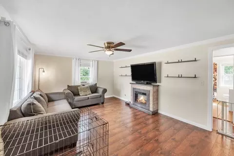 989 Worcester St, Springfield, MA 01151 photo 16