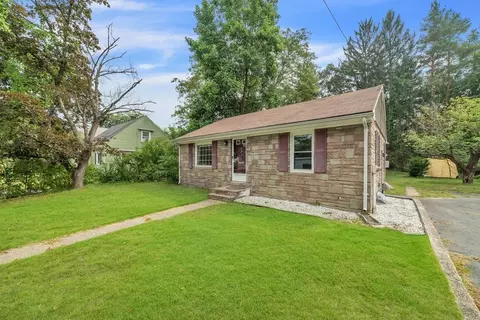 989 Worcester St, Springfield, MA 01151 photo 4