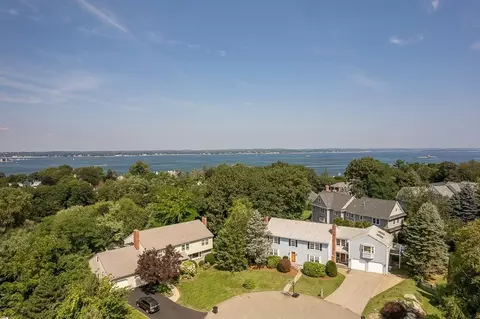 9 Beacon Hill Rd, Marblehead, MA 01945