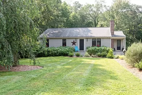 28 Eastwood Hts, Uxbridge, MA 01569