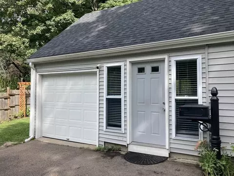 24 Baxter St, Worcester, MA 01602 photo 4