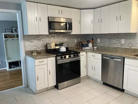 24 Baxter St, Worcester, MA 01602 photo 9