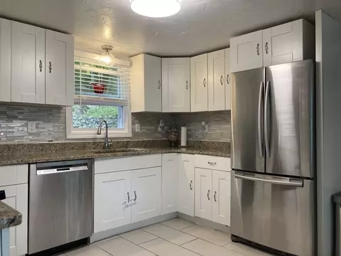 24 Baxter St, Worcester, MA 01602 photo 8