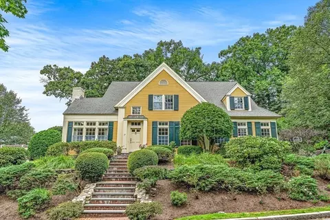 27 Brooks St, Winchester, MA 01890