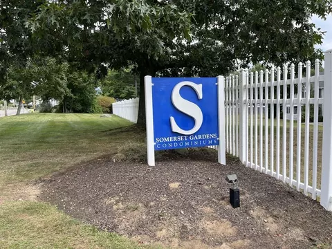 450 Somerset Ave #102, Taunton, MA 02780
