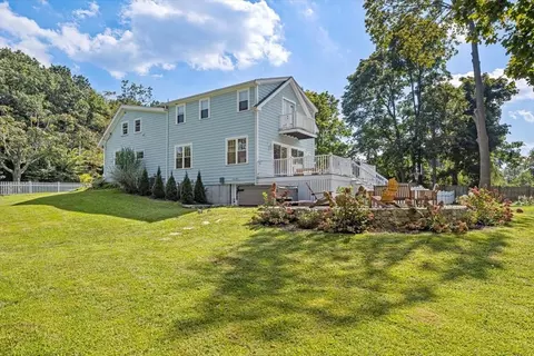 76 Downer Ave, Hingham, MA 02043 photo 2