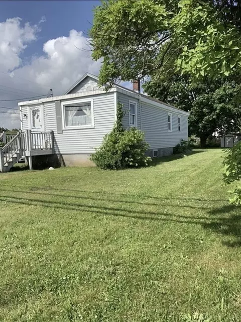 71 Sconticut Neck Rd, Fairhaven, MA 02719