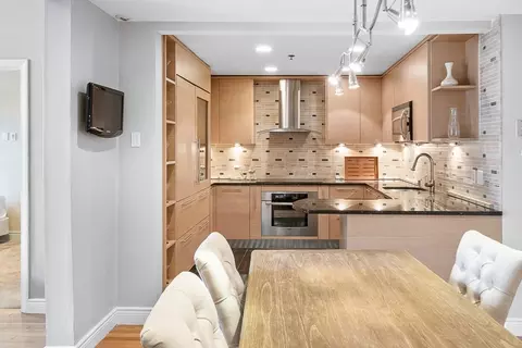 4 Charlesgate E #204, Boston, MA 02215 photo 5