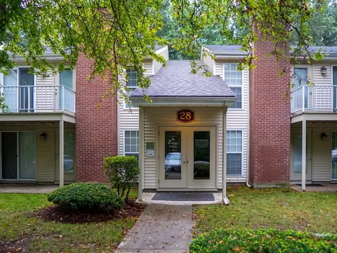 28 Walden Dr #14, Natick, MA 01760