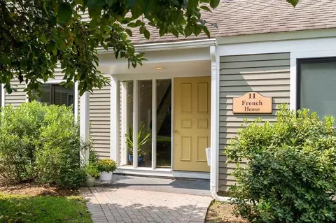 11 Concord Greene #3, Concord, MA 01742