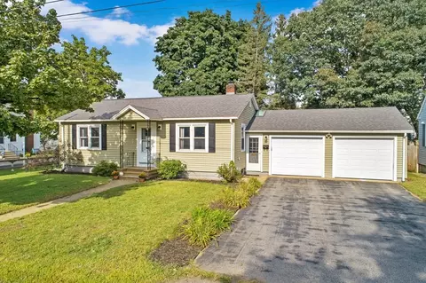 10 Davignon St, Manchester, NH 03102