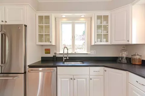 17 Everett St, Beverly, MA 01915 photo 4