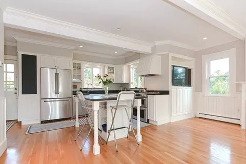 17 Everett St, Beverly, MA 01915 photo 6