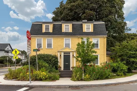 2 Woburn St, Medford, MA 02155