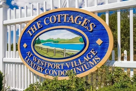 27 Village Way #27, Westport, MA 02790