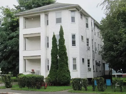 64 Francis St, Worcester, MA 01606