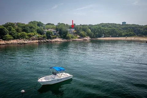 3 2 Fortune Ln, Gloucester, MA 01930