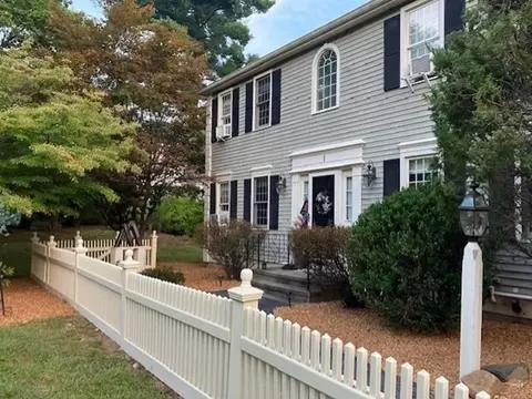 1 Crestview Dr, Mendon, MA 01756 photo 4