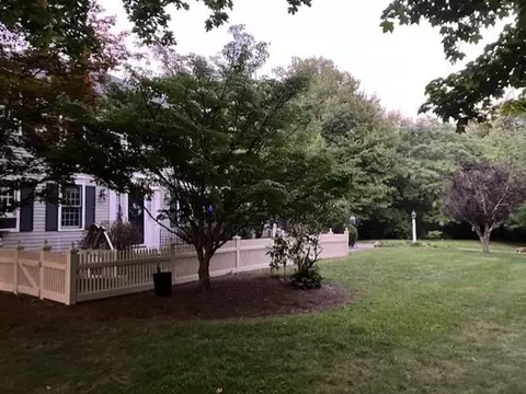 1 Crestview Dr, Mendon, MA 01756 photo 2