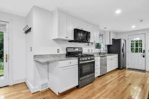 13 Lawsbrook Rd, Acton, MA 01720 photo 2