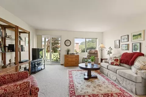 27 Bayberry Dr #1, Sharon, MA 02067