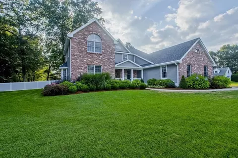 5 Norwood Pl, Westfield, MA 01085