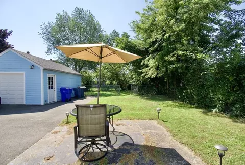 1427 Worcester St, Springfield, MA 01151 photo 5
