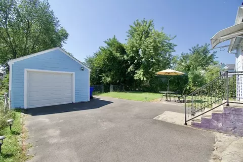 1427 Worcester St, Springfield, MA 01151 photo 4