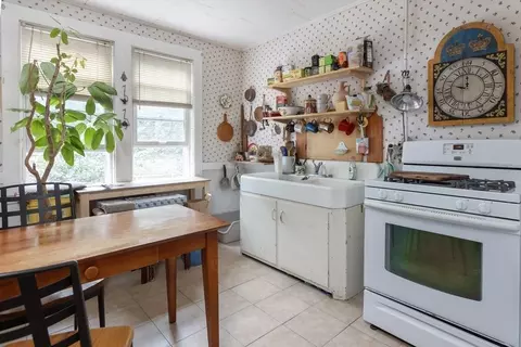 105 Sumner Rd, Brookline, MA 02445 photo 5