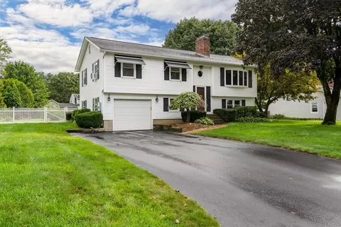 37 Hannum Brook Dr, Easthampton, MA 01027
