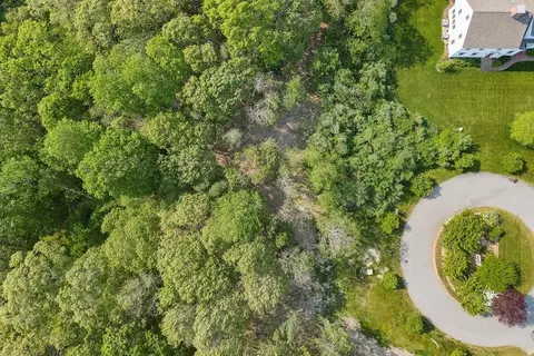 22 Seneca Ln, Sandwich, MA 02563