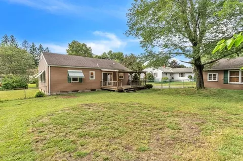 31 Meadowlark Ln, Springfield, MA 01119 photo 4