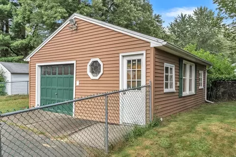 31 Meadowlark Ln, Springfield, MA 01119 photo 6