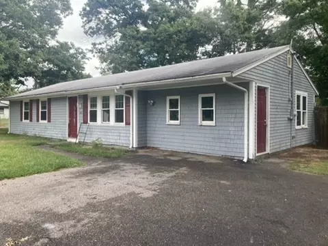 45 Camardo Dr, Wareham, MA 02571 photo 2