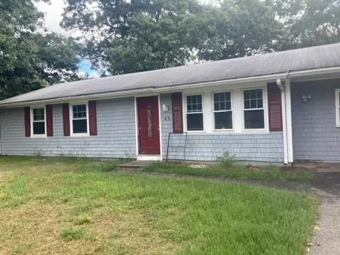 45 Camardo Dr, Wareham, MA 02571