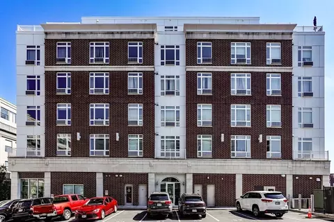 2 Cliveden St #206E, Quincy, MA 02169